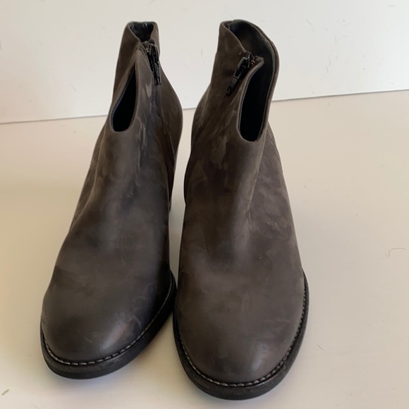 Paul Green Shoes - NWOT Paul Green Gray Leather boots size 8